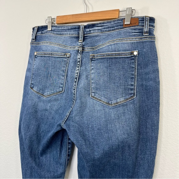 Judy Blue Addison Mid Rise Cuffed or Uncuffed Boyfriend fit size 15/32 - Picture 4 of 11